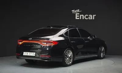 Hyundai Grandeur 2018, 165569 км, за 8853.65 USD