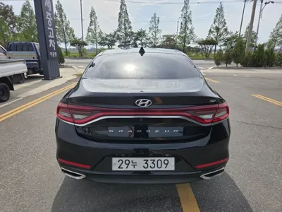 Hyundai Grandeur 2017, 230000 км, за 5185.77 USD