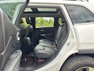 Jeep Cherokee 2019, 91000 км, за 8504.84 USD - фото 8