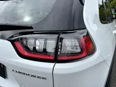 Jeep Cherokee 2019, 91000 км, за 8504.84 USD - фото 17