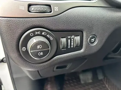 Jeep Cherokee 2019, 91000 км, за 8504.84 USD - фото 28