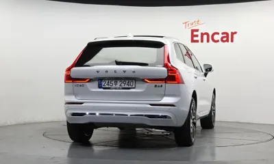 Volvo XC60 2023, 10676 км, за 32178.37 USD