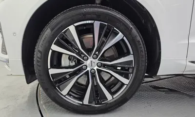 Volvo XC60 2023, 10676 км, за 32178.37 USD