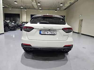 Maserati Levante 2023, 3219 км, за 61106.39 USD