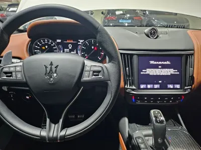 Maserati Levante 2023, 3219 км, за 61106.39 USD - фото 11