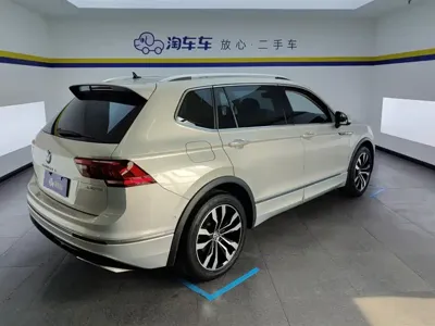 Volkswagen Tiguan L 2021, 57699 км, за 16597.68 USD