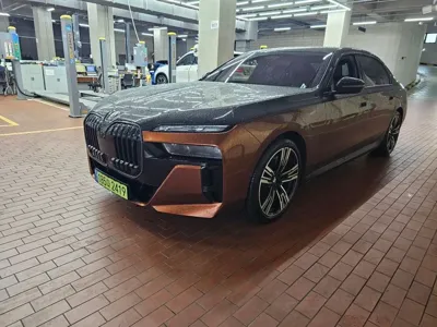 BMW i7 · 2026 год