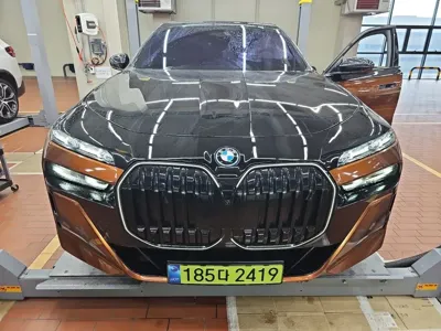 BMW i7 2026, 10400 км, за 97068.62 USD - фото 3