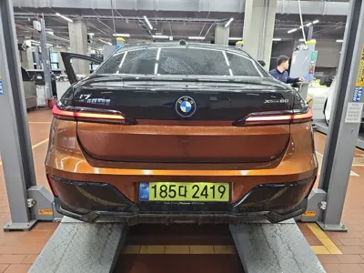 BMW i7 2026, 10400 км, за 97068.62 USD - фото 4
