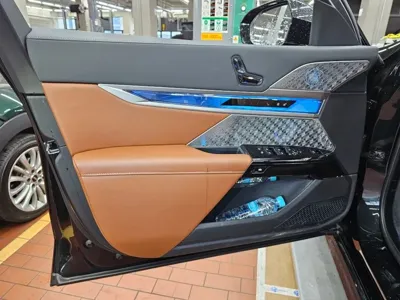 BMW i7 2026, 10400 км, за 97068.62 USD - фото 16