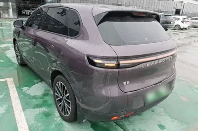 Leapmotor B10 2025, 9600 км, за 16251 USD