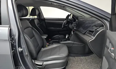 Hyundai Avante 2020, 65982 км, за 8736.18 USD - фото 11