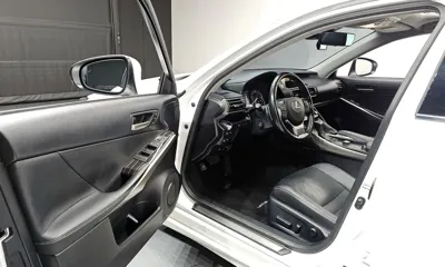 Lexus IS 2019, 137785 км, за 13742.98 USD - фото 11
