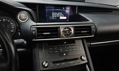 Lexus IS 2019, 137785 км, за 13742.98 USD - фото 14