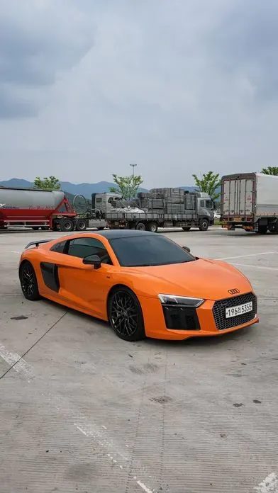 Audi R8 · 2017 год
