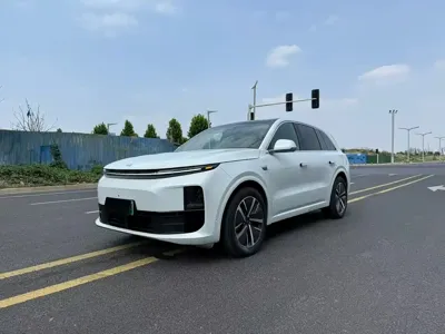 Li Auto Li L6 · 2025 год
