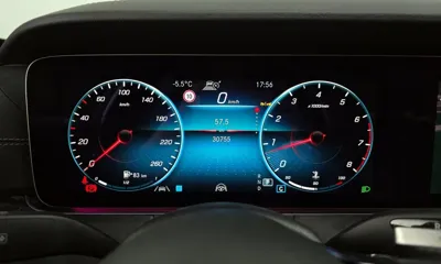 Mercedes-Benz E-Class 2023, 30755 км, за 28080.6 USD - фото 8