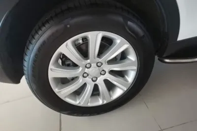Land Rover Discovery Sport 2019, 69000 км, за 13394 USD - фото 11