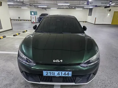Kia EV6 2022, 104000 км, за 17723.51 USD