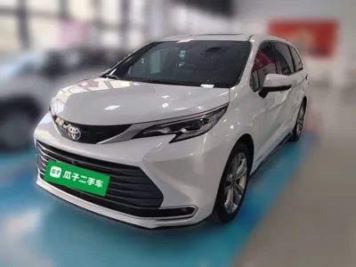 Toyota Sienna · 2023 год