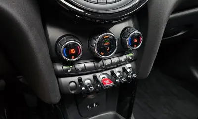 MINI Cooper 2019, 71706 км, за 7296.42 USD - фото 17