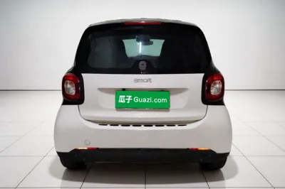 Smart Fortwo 2015, 82000 км, за 7649 USD