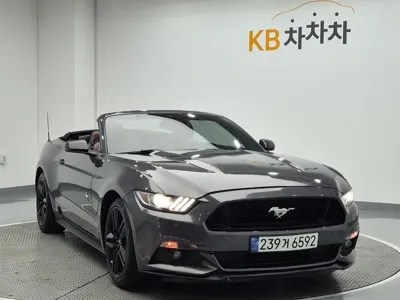 Ford Mustang · 2017 год