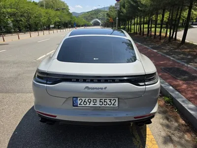 Porsche Panamera 2022, 24903 км, за 71985.77 USD