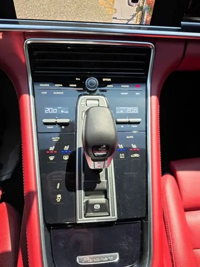 Porsche Panamera 2022, 24903 км, за 71985.77 USD - фото 10