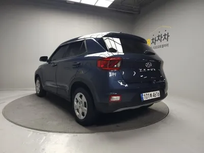 Hyundai Venue 2021, 47000 км, за 8205.33 USD