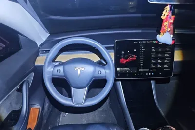Tesla Model 3 2019, 62000 км, за 17555 USD - фото 16