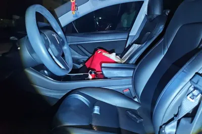 Tesla Model 3 2019, 62000 км, за 17555 USD - фото 21
