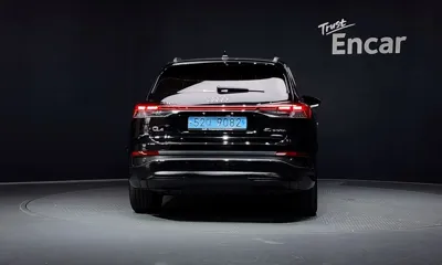 Audi Q4 e-tron 2022, 89673 км, за 22325.78 USD