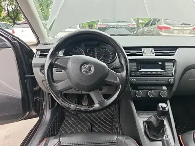 Skoda Octavia 2015, 73300 км, за 2672.12 USD - фото 11