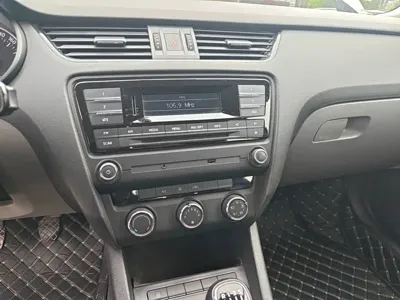 Skoda Octavia 2015, 73300 км, за 2672.12 USD - фото 13