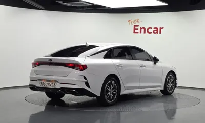 Kia K5 2021, 151887 км, за 8061.47 USD