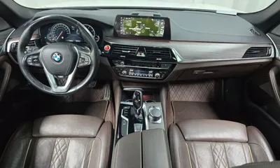 BMW 5-Series 2018, 117591 км, за 15764.58 USD - фото 7