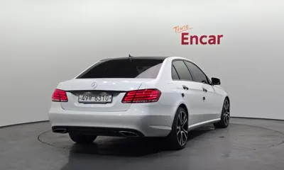 Mercedes-Benz E-Class 2015, 127332 км, за 6435.67 USD