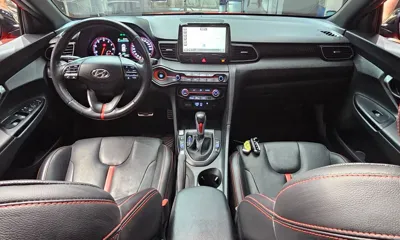 Hyundai Veloster 2019, 53070 км, за 8334.96 USD - фото 7