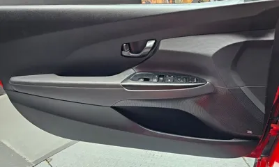 Hyundai Veloster 2019, 53070 км, за 8334.96 USD - фото 24