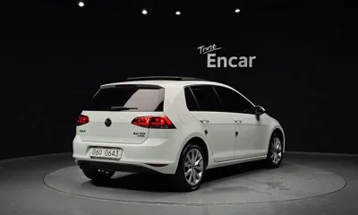 Volkswagen Golf 2015, 137345 км, за 5863.2 USD