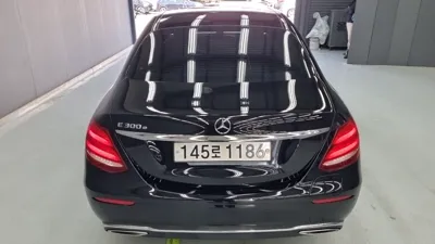 Mercedes-Benz E-Class 2019, 114934 км, за 16082.45 USD - фото 9