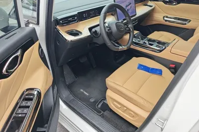 GAC Trumpchi E8 New Energy 2024, 30900 км, за 23620 USD - фото 18