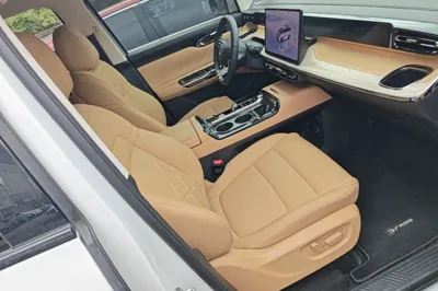 GAC Trumpchi E8 New Energy 2024, 30900 км, за 23620 USD - фото 19