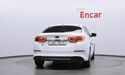 Kia K5 2015, 139214 км, за 4355.46 USD