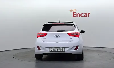 Hyundai i30 2014, 181092 км, за 3893.91 USD