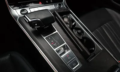 Audi A6 2023, 41888 км, за 25821.17 USD - фото 9