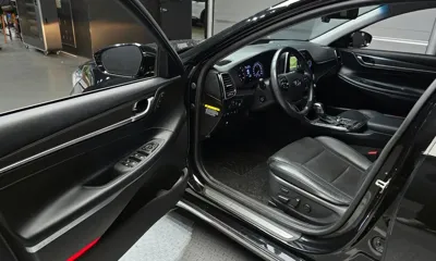 Hyundai Grandeur 2017, 66458 км, за 9787.17 USD - фото 11