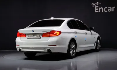 BMW 5-Series 2018, 102229 км, за 13071.46 USD