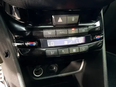 Peugeot 2008 2015, 142834 км, за 2225.29 USD - фото 13